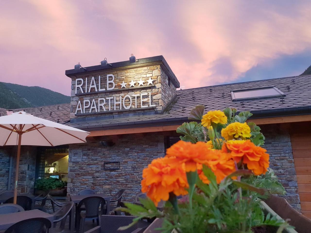 Aparthotel Rialb El Serrat Kültér fotó